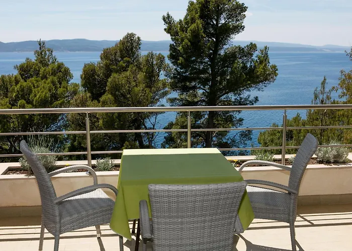 Apartments By The Sea Brela, Makarska - 19205