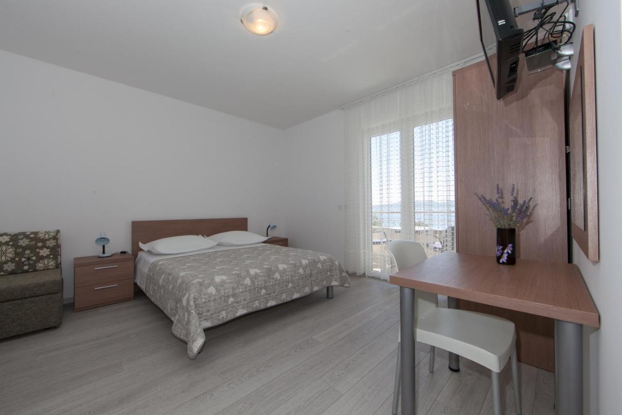 Apartman By The Sea Brela, Makarska - 19205 *
